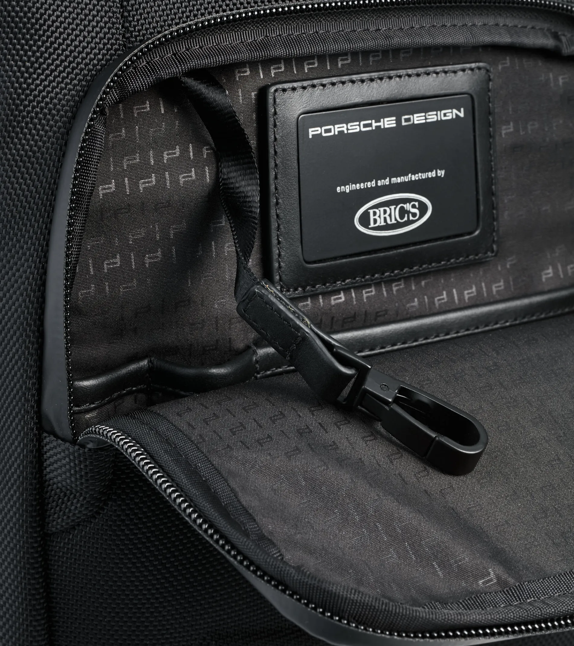 Roadster Pro Shoulder Bag S