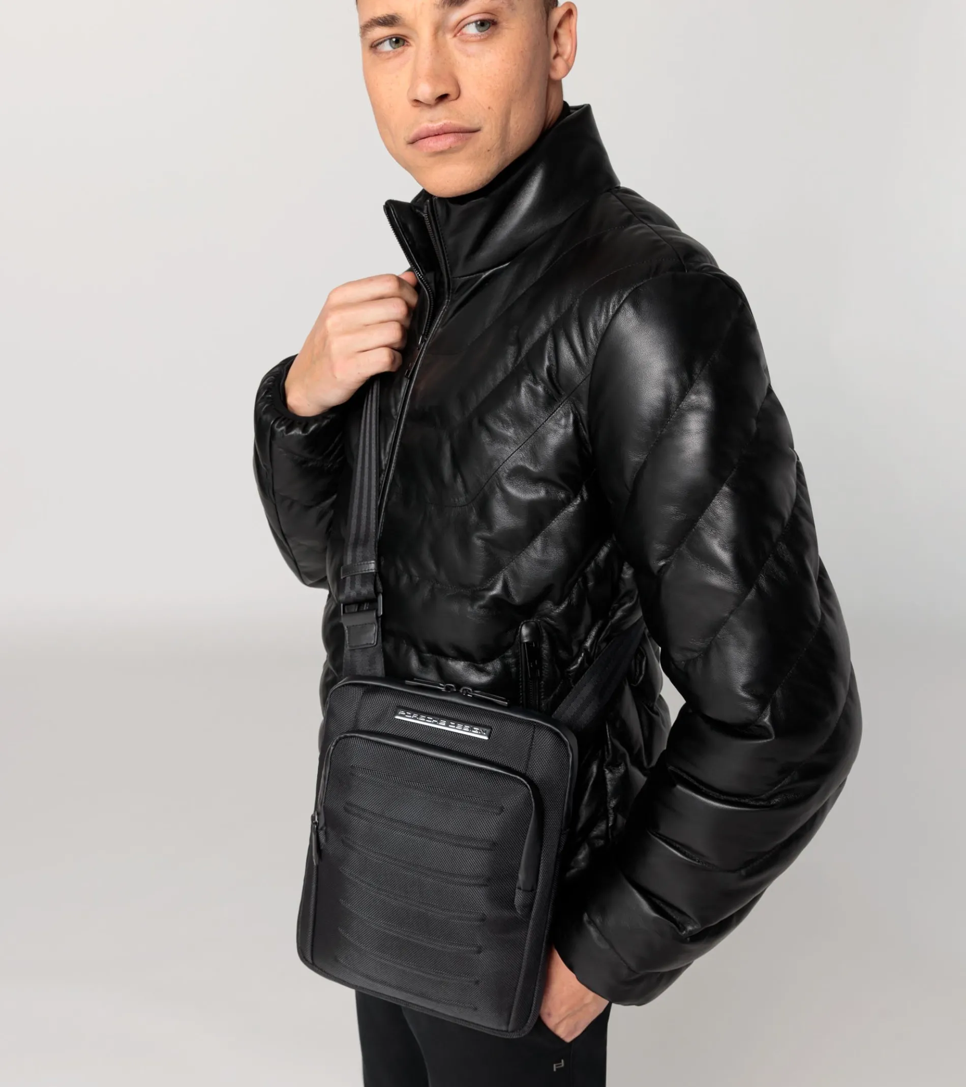 Roadster Pro Shoulder Bag S